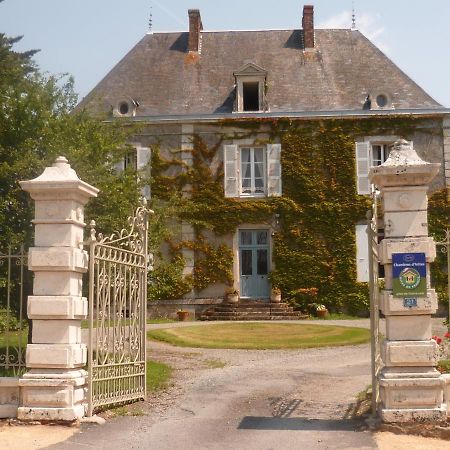 Le Logis Panzió Les Pineaux Kültér fotó