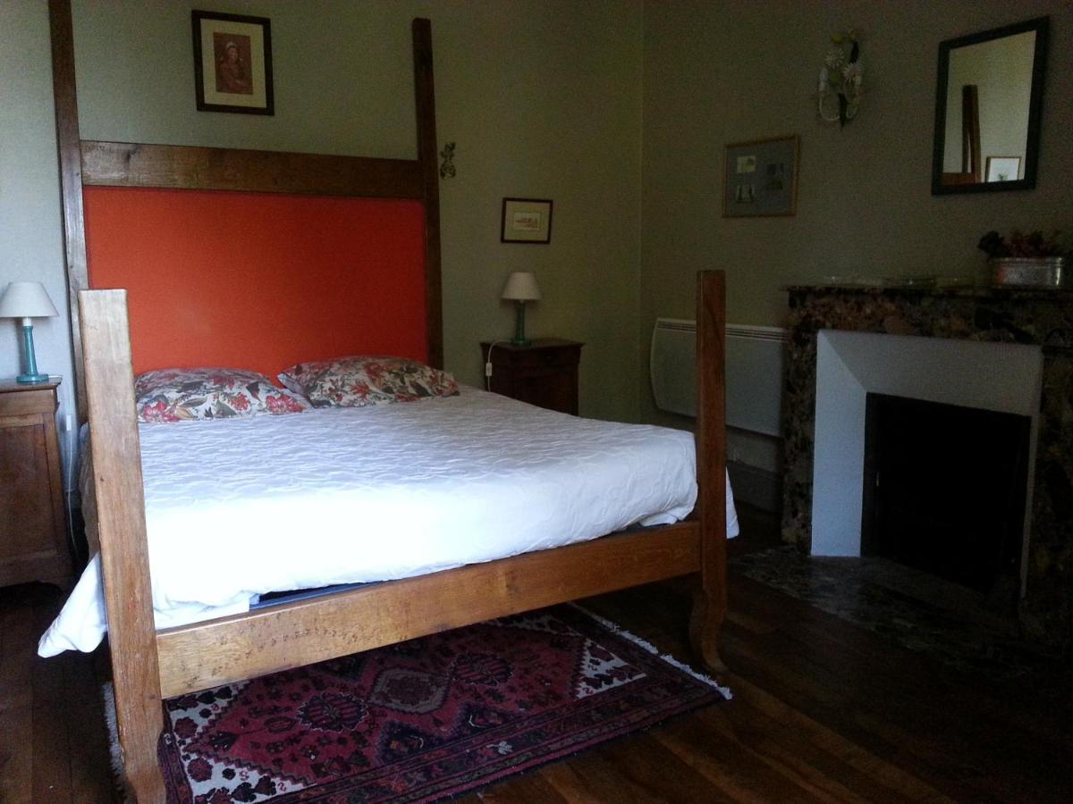 Le Logis Panzió Les Pineaux Kültér fotó
