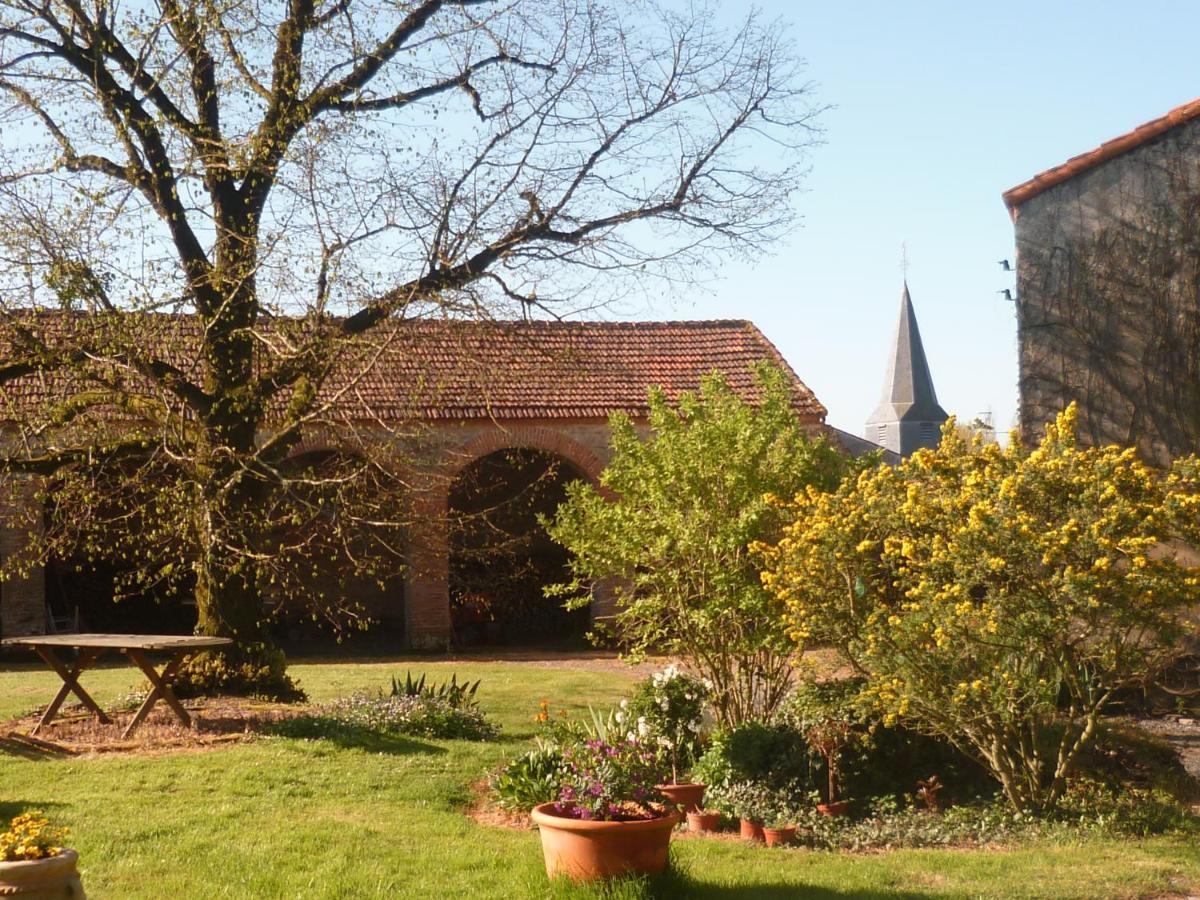 Le Logis Panzió Les Pineaux Kültér fotó