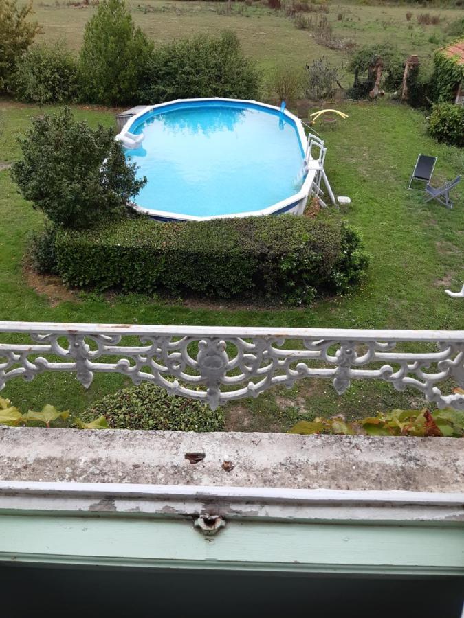 Le Logis Panzió Les Pineaux Kültér fotó